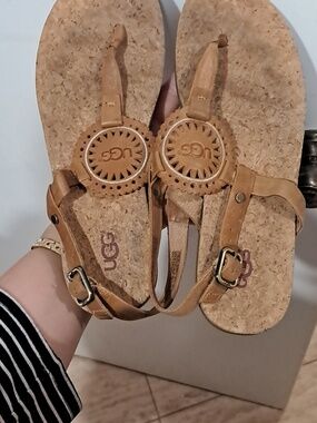 UGG Women's Tan Leather Thong Sandals with Medallion Detail